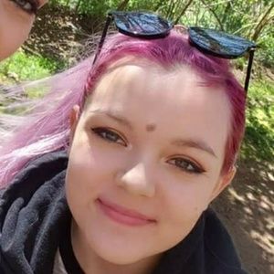 Meet your Posher, Chloe